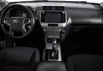 Подержанный автомобиль Toyota Land Cruiser Prado 2019 года (14 фото)