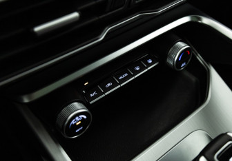 Подержанный автомобиль Geely Coolray 2022 года (20 фото)