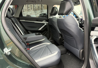 Подержанный автомобиль Geely Atlas 2024 года (27 фото)