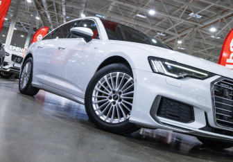 Подержанный автомобиль Audi A6 Sedan 2020 года (7 фото)