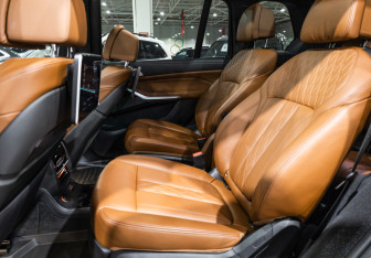 Подержанный автомобиль BMW X7 2021 года (20 фото)