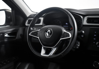 Подержанный автомобиль Renault Arkana 2020 года (15 фото)