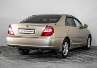 Подержанный автомобиль Toyota Camry Sedan 2003 года (5 фото)