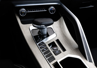Подержанный автомобиль Geely Coolray 2023 года (12 фото)