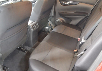 Подержанный автомобиль Nissan Qashqai 2016 года (11 фото)