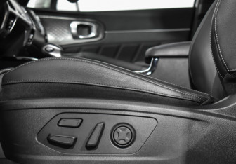 Подержанный автомобиль Kia Sorento 2023 года (13 фото)