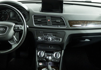 Подержанный автомобиль Audi Q3 2012 года (14 фото)