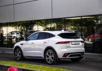 Подержанный автомобиль Jaguar E-Pace 2018 года (7 фото)