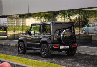 Подержанный автомобиль Suzuki Jimny 2020 года (8 фото)
