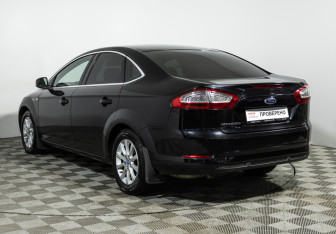 Подержанный автомобиль Ford Mondeo Sedan 2013 года (7 фото)
