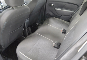 Подержанный автомобиль Renault Sandero 2020 года (11 фото)