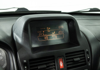 Подержанный автомобиль Nissan Almera Sedan 2004 года (15 фото)