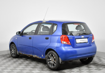 Подержанный автомобиль Chevrolet Aveo Sedan 2007 года (7 фото)