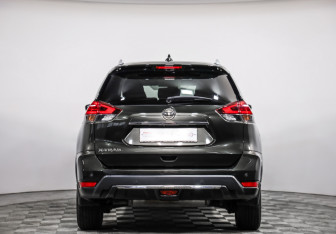 Подержанный автомобиль Nissan X-Trail 2019 года (6 фото)