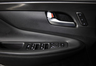 Подержанный автомобиль Hyundai Santa Fe 2021 года (16 фото)