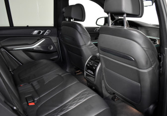 Подержанный автомобиль BMW X5 2020 года (24 фото)