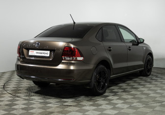 Подержанный автомобиль Volkswagen Polo Sedan 2016 года (5 фото)