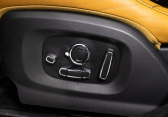 Подержанный автомобиль Jaguar XJ 2016 года (82 фото)