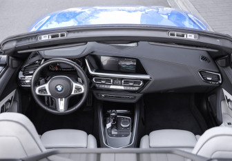 Подержанный автомобиль BMW Z4 Roadster 2020 года (17 фото)
