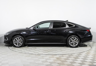 Подержанный автомобиль Hyundai Sonata 2021 года (8 фото)