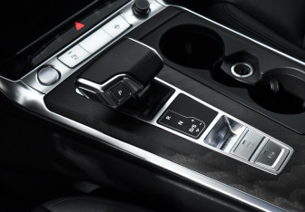 Подержанный автомобиль Audi A6 Sedan 2020 года (12 фото)