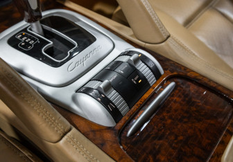 Подержанный автомобиль Porsche Cayenne 2007 года (23 фото)