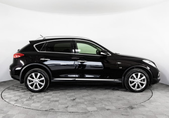 Подержанный автомобиль Infiniti QX50 2017 года (4 фото)