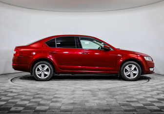 Подержанный автомобиль Skoda Octavia Liftback 2016 года (8 фото)