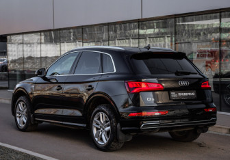 Подержанный автомобиль Audi Q5 2020 года (7 фото)