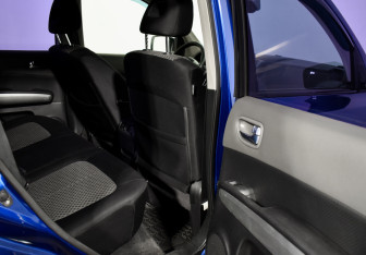 Подержанный автомобиль Nissan X-Trail 2008 года (12 фото)