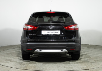 Подержанный автомобиль Nissan Qashqai 2016 года (6 фото)