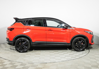 Подержанный автомобиль Geely Coolray 2023 года (4 фото)