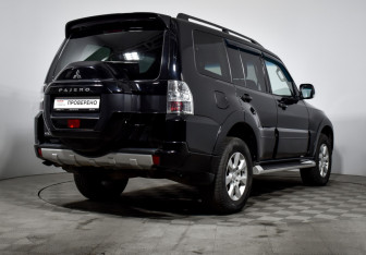 Подержанный автомобиль Mitsubishi Pajero 2018 года (5 фото)