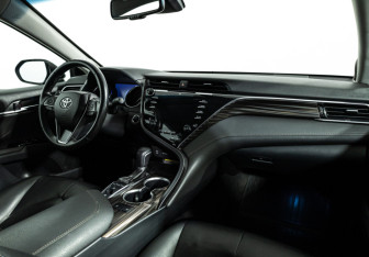 Подержанный автомобиль Toyota Camry Sedan 2020 года (9 фото)