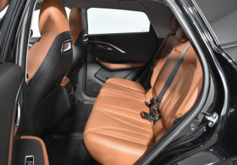 Подержанный автомобиль Omoda C5 2022 года (11 фото)