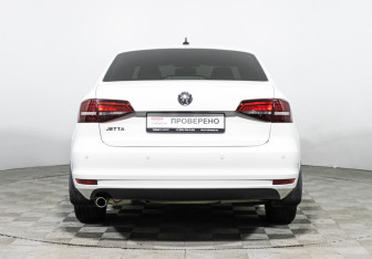Подержанный автомобиль Volkswagen Jetta Sedan 2016 года (6 фото)