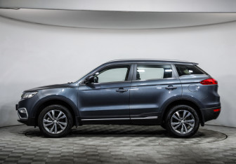 Подержанный автомобиль Geely Atlas 2021 года (8 фото)