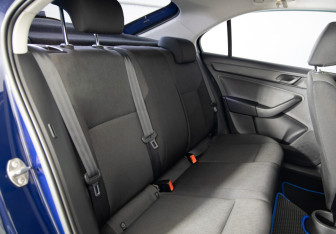 Подержанный автомобиль Skoda Rapid Liftback 2015 года (12 фото)