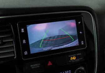 Подержанный автомобиль Mitsubishi Outlander 2018 года (16 фото)