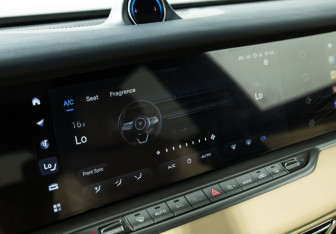 Подержанный автомобиль Voyah Free 2023 года (22 фото)