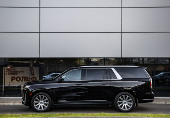 Подержанный автомобиль Cadillac Escalade Suv 2021 года (9 фото)