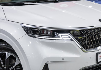 Подержанный автомобиль Kia Carnival 2020 года (7 фото)