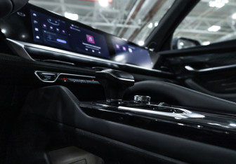 Подержанный автомобиль Geely Monjaro 2024 года (23 фото)