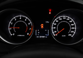 Подержанный автомобиль Mitsubishi ASX 2011 года (17 фото)