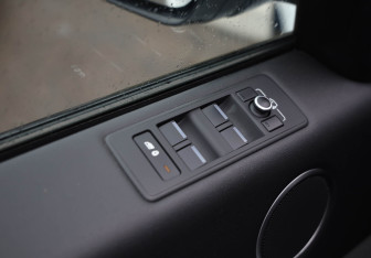 Подержанный автомобиль Land Rover Range Rover Sport 2017 года (25 фото)