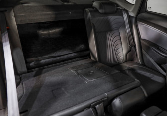 Подержанный автомобиль Opel Astra Sedan 2014 года (18 фото)