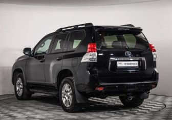 Подержанный автомобиль Toyota Land Cruiser Prado 2012 года (7 фото)