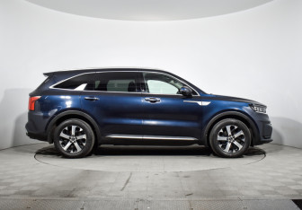 Подержанный автомобиль Kia Sorento 2021 года (4 фото)