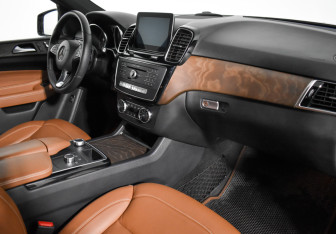 Подержанный автомобиль Mercedes-Benz GLE 2017 года (13 фото)