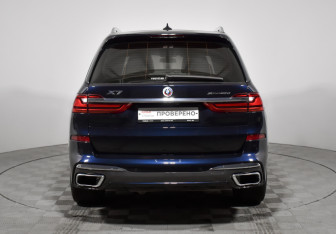 Подержанный автомобиль BMW X7 2021 года (6 фото)